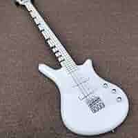 エレキベース 4弦 ホワイト 81l9+V122FL._AC_SY200_QL15_.jpg